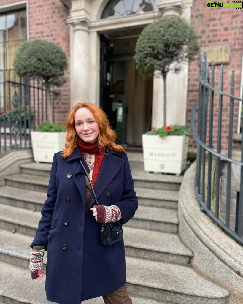 Christina Hendricks Instagram - What a delightful and much needed staycation in Dublin at the @merrionhotel romantic and cozy. Got some tourism in and delicious restaurants! Triscuit loved #merrionsquare for ball and people watching🥰 and of course… afternoon tea.