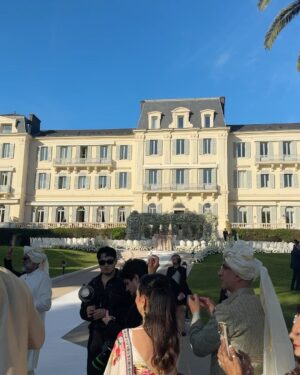 Christina Milian Instagram - Splashes of color & love in Côte d’Azur 💒💜✨ 
When the wedding invitation says ‘Colorful, Elegant Indian Attire’ you dress the part & even better we experienced the culture! Such a beautiful parade down the isle with the groom. #WeUnderstoodTheAssignment 🥳 
Congrats Again to the Kamani’s! Had a blast.

Outfit: @indianfashionsparis
