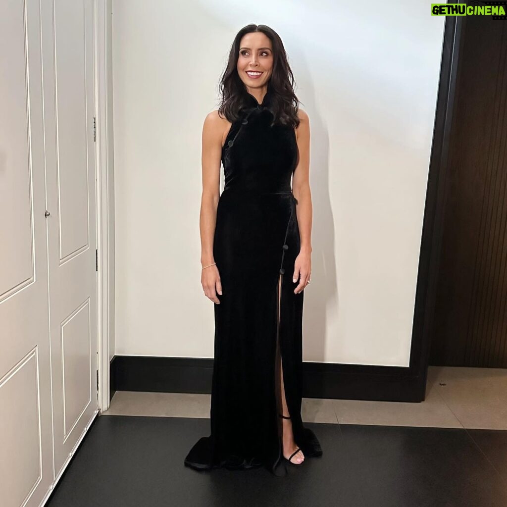 Christine Lampard Instagram - NTAs READY…good luck to @loosewomen and all involved 🖤 Wearing preloved this year, dress rented from @hurr & jewellery @w.salamoon Thank you girls @danniiwhiteman, @cilerpeksah_hairstylist & @patsyoneillmakeup couldn’t have done it without you ✨