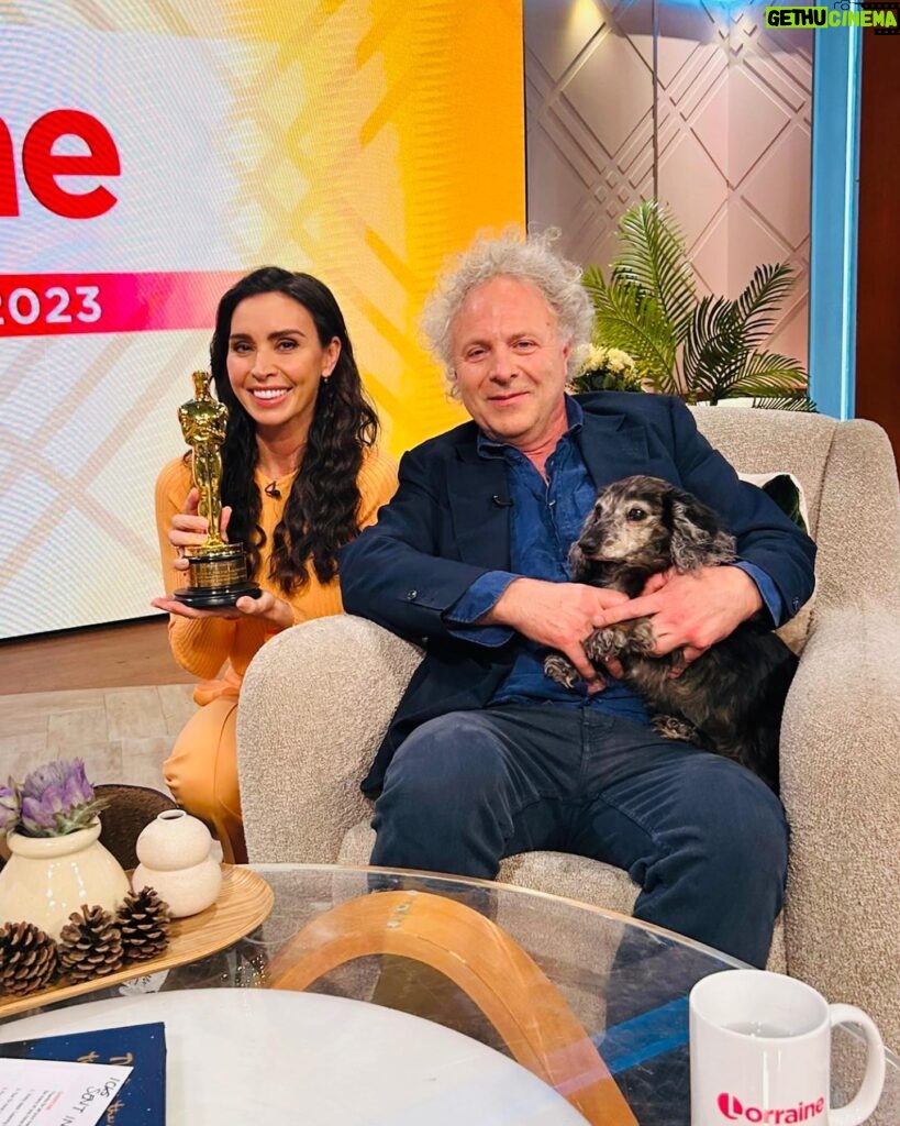 Christine Lampard Instagram - Picked up an Oscar, met Barney the dog and got to chat to the very wonderful @charliemackesy What a Friday! ❤️ @lorraine (top and trousers from @reiss )