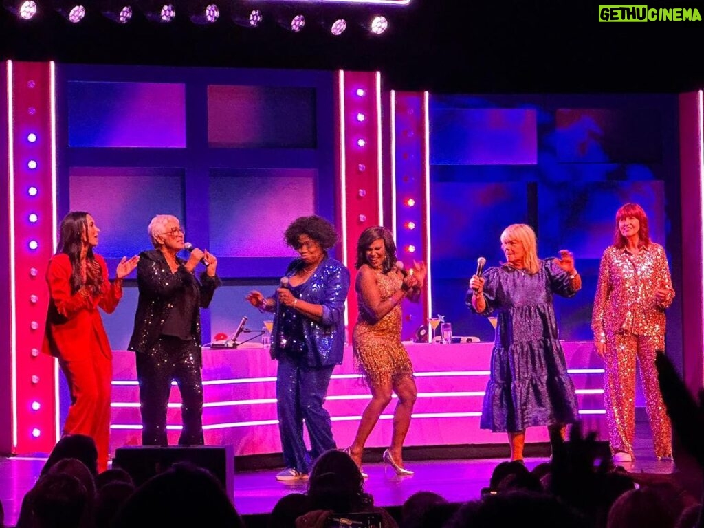 Christine Lampard Instagram - Thank you to our wonderful audiences keeping us company on the #loosewomenlive tour! You’ve been absolutely immense!! 🥰💖 @loosewomen @thelondonpalladium @atg_tickets #manchester