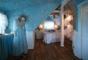 Christine McConnell Instagram - My forest cottage in Twin Peaks just went on the market 🌲🦉🌲

26335 Forest Lane Twin Peaks CA 92391 ✨🎉✨

@TheresaGrantRealtor 
Theresa@HomesinLakeArrowhead.com
909-422-1345
More photos in the link in my bio...