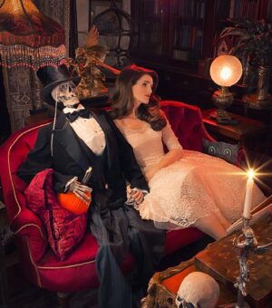 Christine McConnell Instagram - Happy Halloween! 🕷👰🏻🕷
