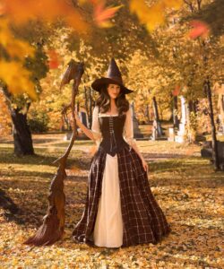 Christine McConnell Instagram - Had an amazing time in #salem for Halloween this year with my Mom, Brother and Captive 🍁🎃🍁 The making of this broom is featured in a brand new episode on YouTube and the costume making episode is up on Patreon 🥳 Thank you so much to Kirstie from @Blackcraftcult for the eerie midnight tour of your incredible shop on Essex St ✨☠️✨ #halloween #salemjack