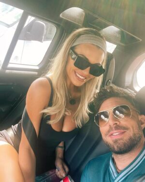 Christine McGuinness Instagram - Biggest HAPPY BIRTHDAY to my bestie @mrduncanjames 
🥳🎂🎉
“People who make things 10x funnier when you’re with them are a blessing”  I am very lucky to call you my friend 🥰 
Cheers to many more adventures, giggles and bad ideas together 😂❤️