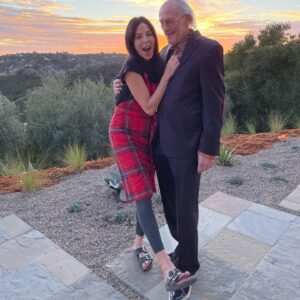 Christopher Lloyd Instagram - Merry Christmas to all my wonderful fans, family, and friends. I’m grateful to be surrounded by love. I wish everyone the happiest of holidays filled with joy and wonderful memories. 2021 here we come 🚀🚀