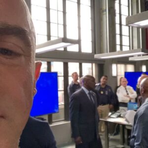 Christopher Meloni Instagram - In the old haunts just
1 filming
2 snuggling
3 hangin with OGs #SVU #OC @therealmariskahargitay @nbc @wolfentertainment
