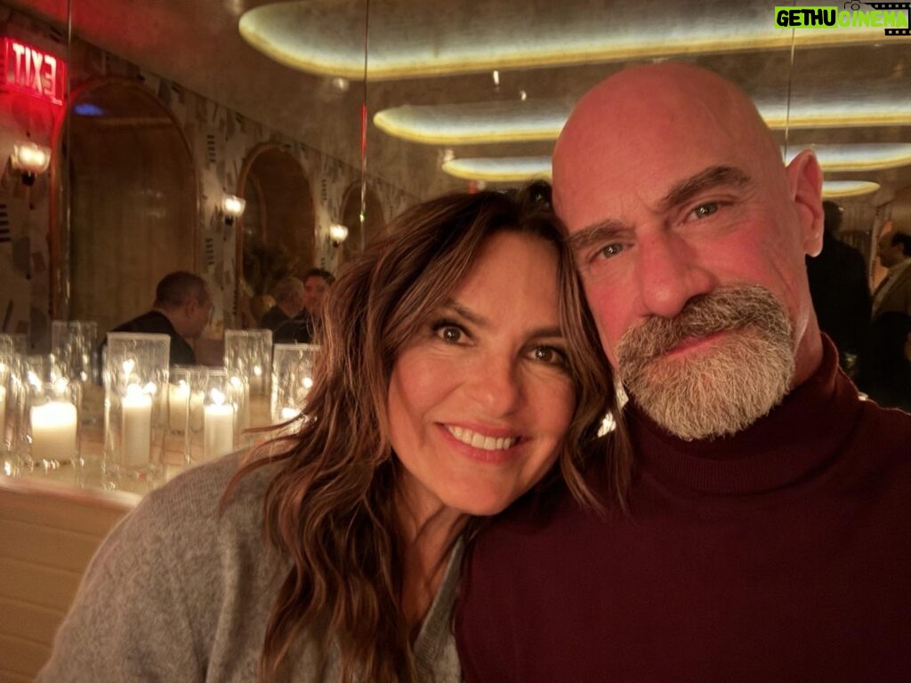 Christopher Meloni Instagram - …and in the beginning. @therealmariskahargitay @nbc @wolfentertainment #OCtonight