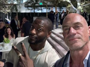 Christopher Meloni Instagram - So this happened last tonight- hanging with ppl I love and admire @rachaelharris @aldis_hodge @therealmariskahargitay @sherman.meloni and Henry Winkler #PreEmmyBash #hobnobbing