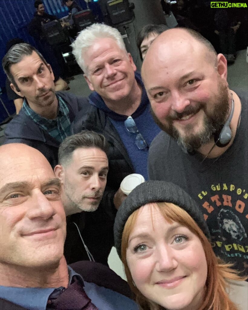 Christopher Meloni Instagram - So…this happened yesterday: @cathybelton and @sophiaemeloni connected in Ireland I organized some crime with the gang @shespokerebecca etc And Ellen came to play