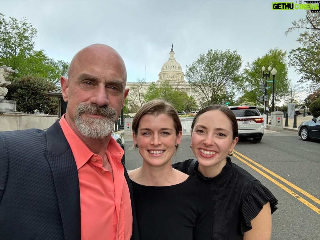 Christopher Meloni Instagram - Went to Capitol Hill to push for #LymeDiseaseAwareness and funding for the #FightAgainstLyme in support of @TheQuietEpidemic and @GlobalLymeAlliance . Appreciated the time and attention that @RepMcGovern @RepJoshG @RepChrisSmith @SenBlumenthal gave to the cause in our meetings yesterday. #PlanOfAction #WeNeedYourHelp