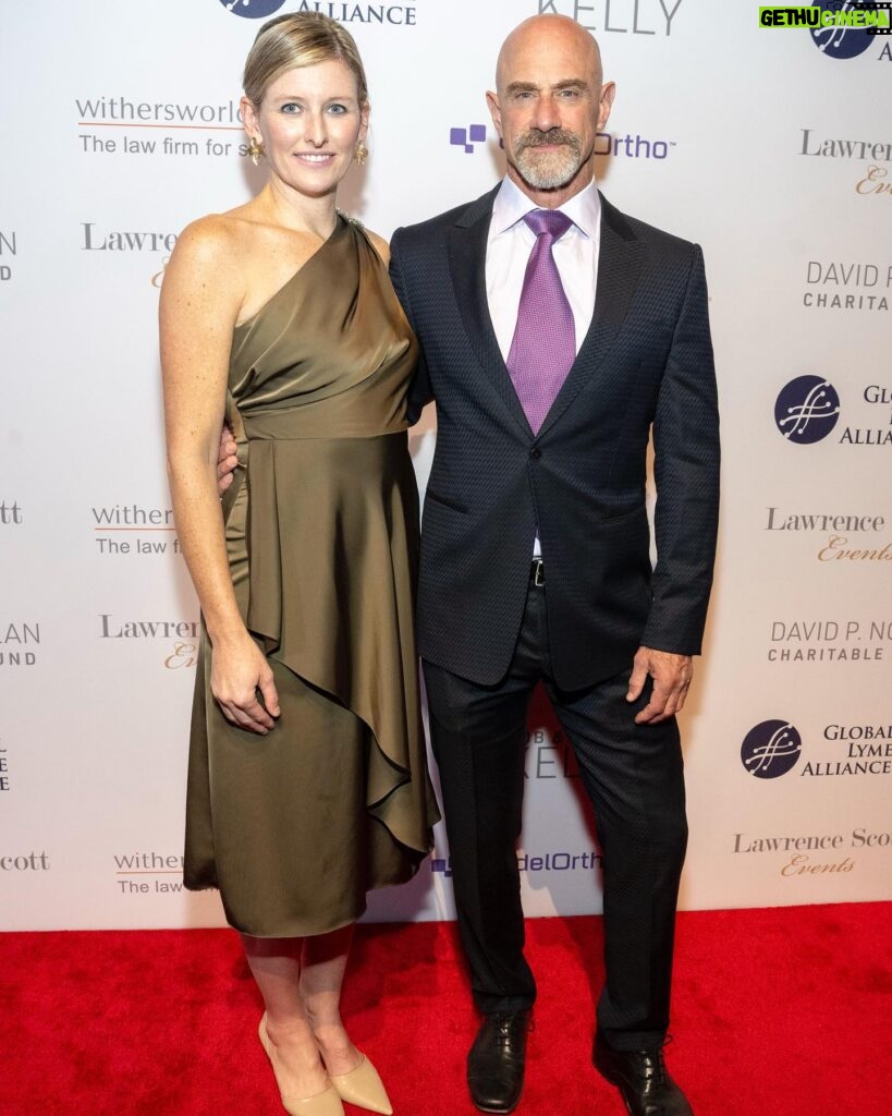Christopher Meloni Instagram - With @globallymealliance CEO @lrmac444 my tenacious warrior @sherman.meloni and #greatfriends it was a GREAT nite of celebration for all the magnificent work @globallymealliance has accomplished, all the hard work EVERYONE in this community has done, and the continued commitment everyone has dedicated themselves to in order to #movetheneedle #perseveretofindacure #chronicLymeisReal