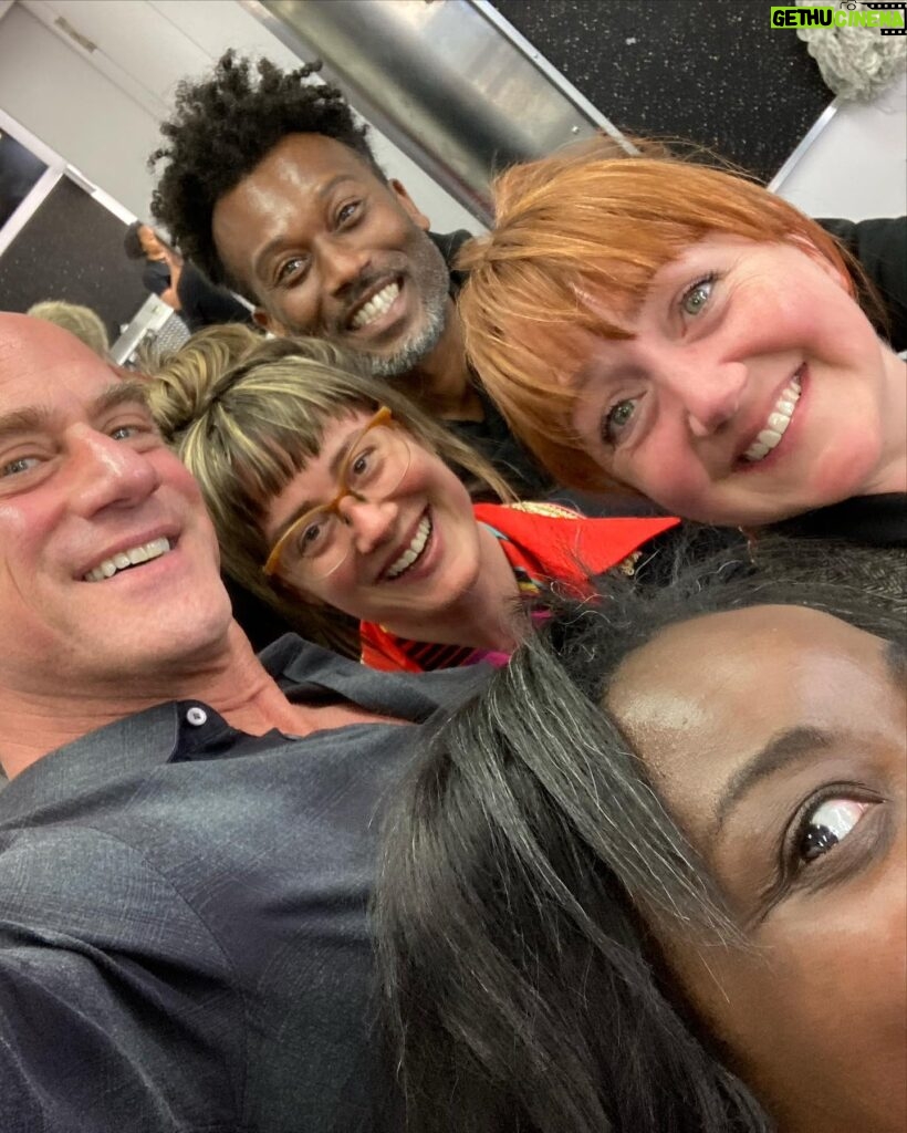 Christopher Meloni Instagram - Goodbye OC season 3. #Love #Craziness #Camaraderie Until next time @daniellemonetruitt @shespokerebecca and everyone connected with the show.