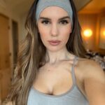 Christy Carlson Romano Instagram – Rainy day vibes ☔️

 #cozy #mood #longhair #brunette