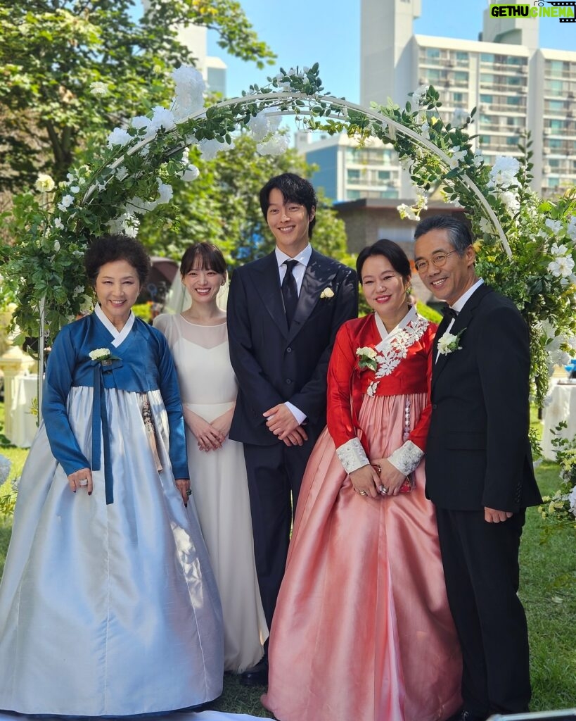 Chun Woo-hee Instagram - The Atypical Family #히어로는아닙니다만