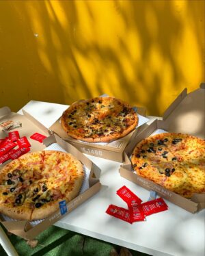 Chutimon Chuengcharoensukying Instagram - 🍕💙❤️🍕 📞 1️⃣4️⃣5️⃣0️⃣