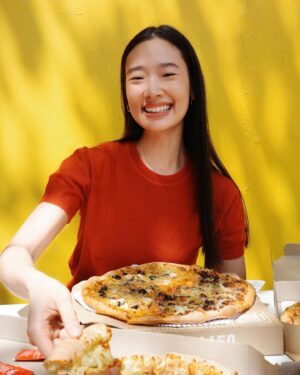 Chutimon Chuengcharoensukying Instagram - 🍕💙❤️🍕 📞 1️⃣4️⃣5️⃣0️⃣