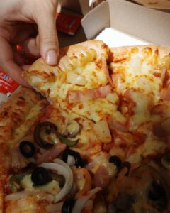 Chutimon Chuengcharoensukying Instagram - 🍕💙❤️🍕 📞 1️⃣4️⃣5️⃣0️⃣