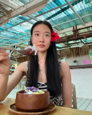 Chutimon Chuengcharoensukying Instagram - 🌺😚🤍