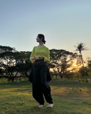 Chutimon Chuengcharoensukying Instagram - The Sun, The Wind and a touch of nature 🌞🪷🌈💨