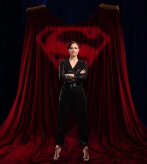 Chyler Leigh Instagram - This Sunday marks 100 episodes and a million reasons how my life has become richer since day 1. I love my @SupergirlCW family with all my heart. I’m so so grateful for everything I’ve learned from our cast and crew, every single person that has made what we do and how hard we work worth every second. Most of all, I’ve learned so much about myself through #AlexDanvers. She holds my heart and inspires me everyday to be the best version of myself that I can, from love and acceptance of myself to seeing every flaw, every struggle, every failure as an opportunity to grow stronger and know it’s ok to lean on those I love and ask for help when I need rescuing. She’s a badass and has scored me major cool points for life. At least, I like to think so 😉 Don’t miss our 100th episode of #Supergirl this Sunday at 9/8c on @TheCW #Supergirl100