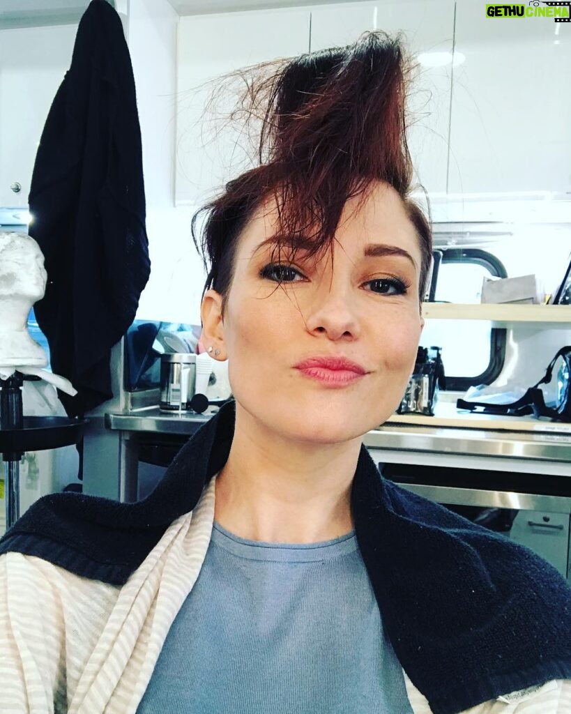 Chyler Leigh Instagram - #teasedtoplease #alexdanvers #mamamarissa does my hair right!! Mama’s got game!!