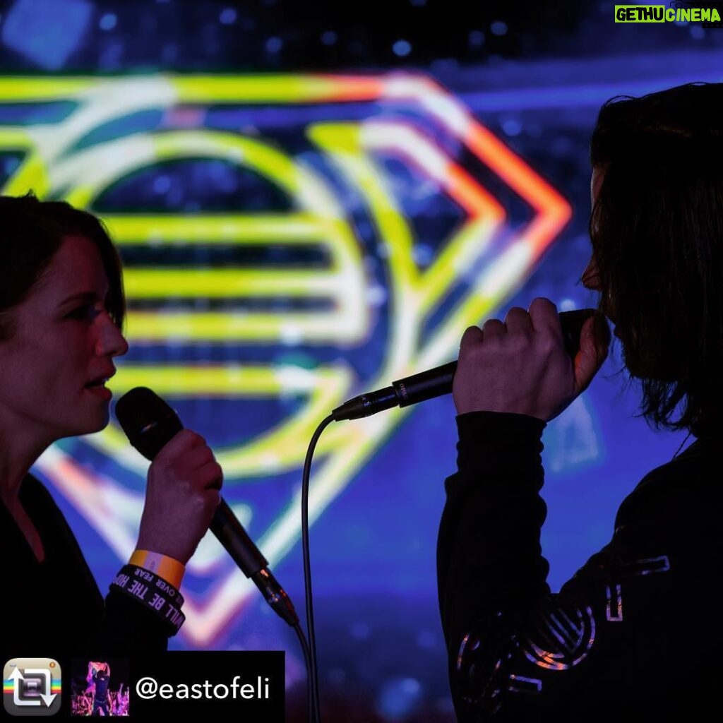 Chyler Leigh Instagram - HAAAAAY FRENDZ!! Heading out for our 1st #eastcoast tour stop in #Pittsburgh ... Special surprises on the way for ya ❤️ Where y’all at?? *TIX LINK IN MY BIO * 💃🏻🕺🏻Photo credit @dee_riot Repost from @eastofeli using @RepostRegramApp - Here we go #eoextour coming your way #eastcoast #pittsburgh #nyc #baltimore #newjersey #nashville Still got some tix left so grab a friend and join @chy_leigh & I for an incredibly unique #EOExperience Don’t miss your chance to take part! Ticket link in bio! See ya’ll soon!😎