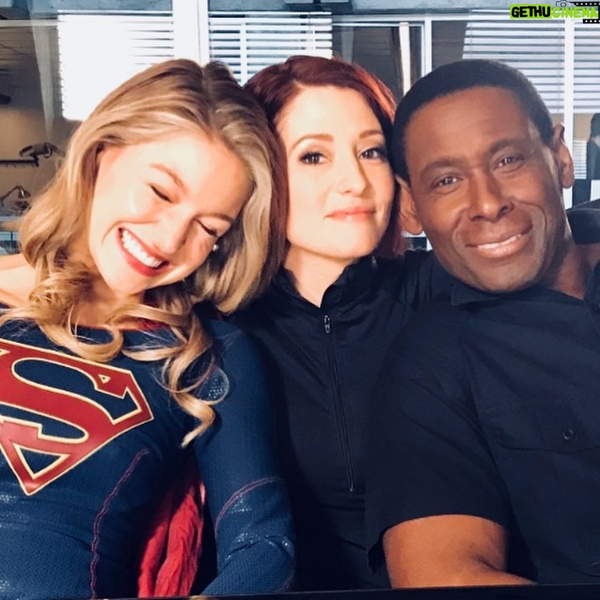 Chyler Leigh Instagram - Happy Birthday to the most Super-est of Sisters! We sure all love you very very much @melissabenoist ❤️👯‍♀️❤️