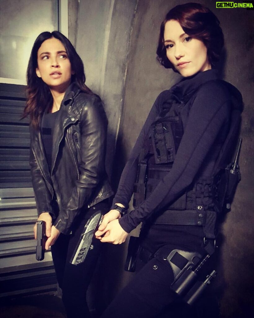 Chyler Leigh Instagram - #fbf - Find yourself a girl who's always got your back... #Sanvers @florianalima @supergirlcw