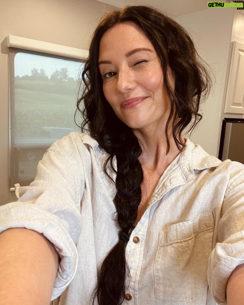 Chyler Leigh Instagram - #tbt to that time I played a #witch on #TheWayHome … 🔮… more #bts to come 😘 @hallmarkchannel @thewayhomehallmarkchannel