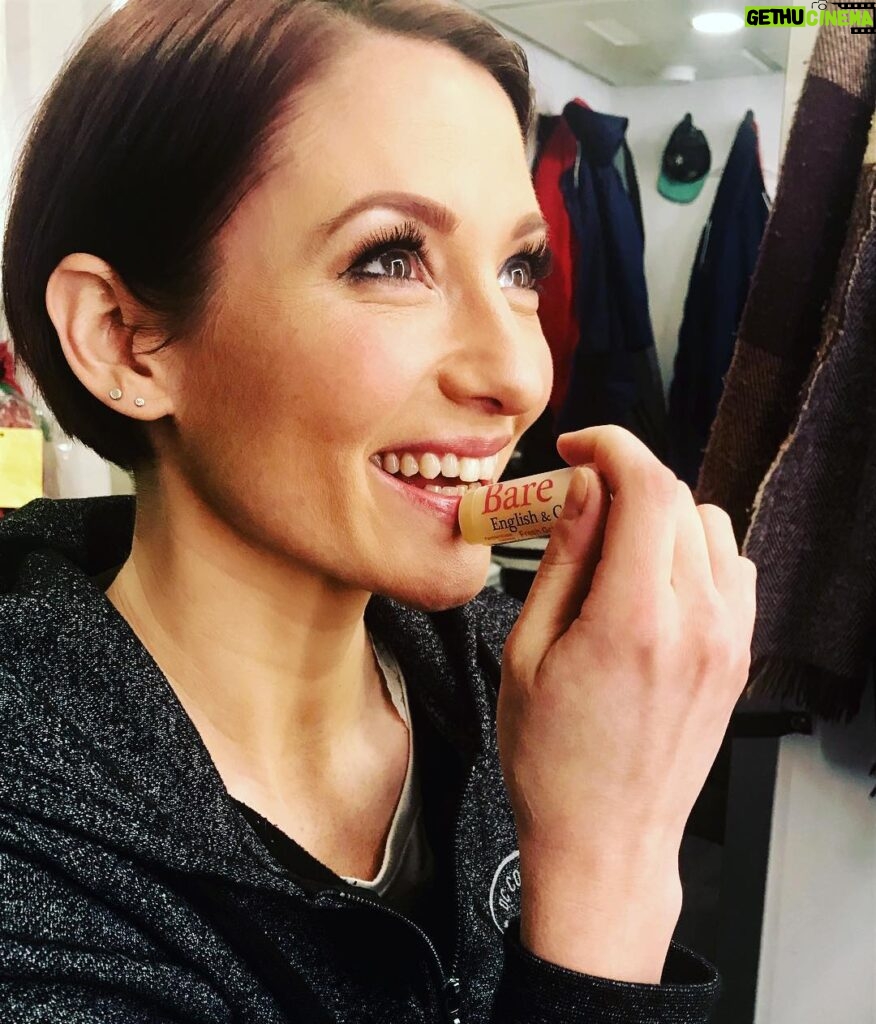 Chyler Leigh Instagram - So happy with my @bareenglish lip balms! #LondonFog and #Grapefruit are my fave!! Thanks for the treats! It pays to wear balm 😘 #Supergirl #AlexDanvers