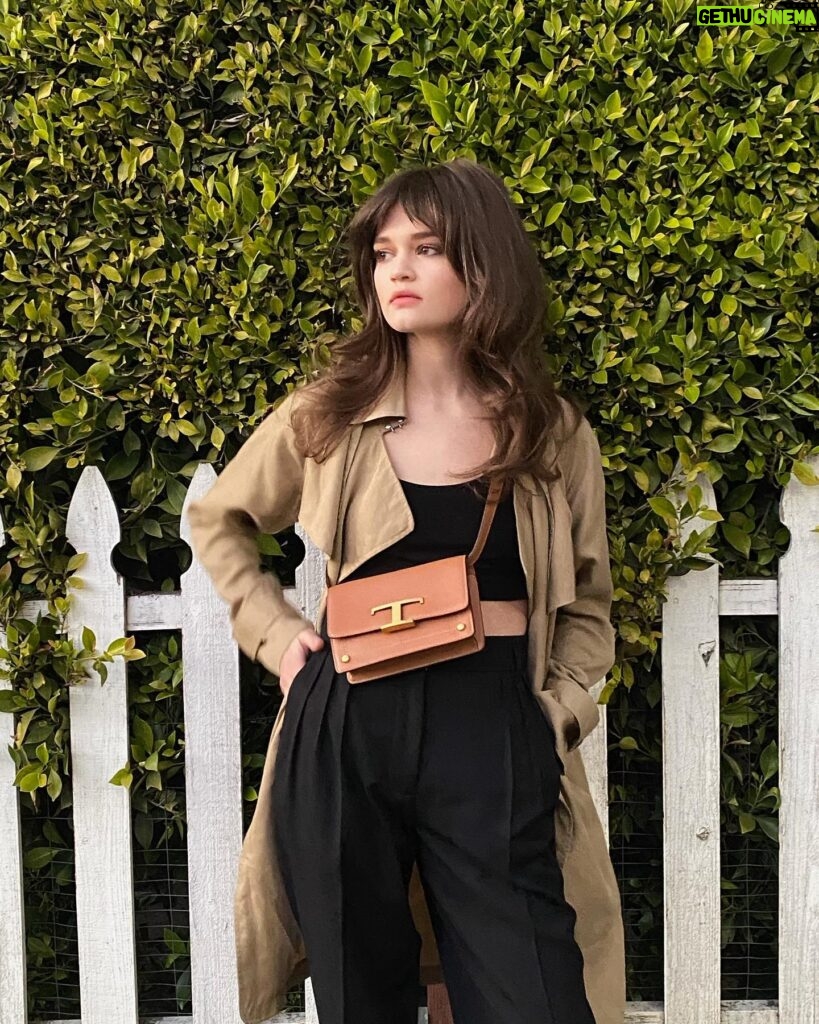 Ciara Bravo Instagram - 💚