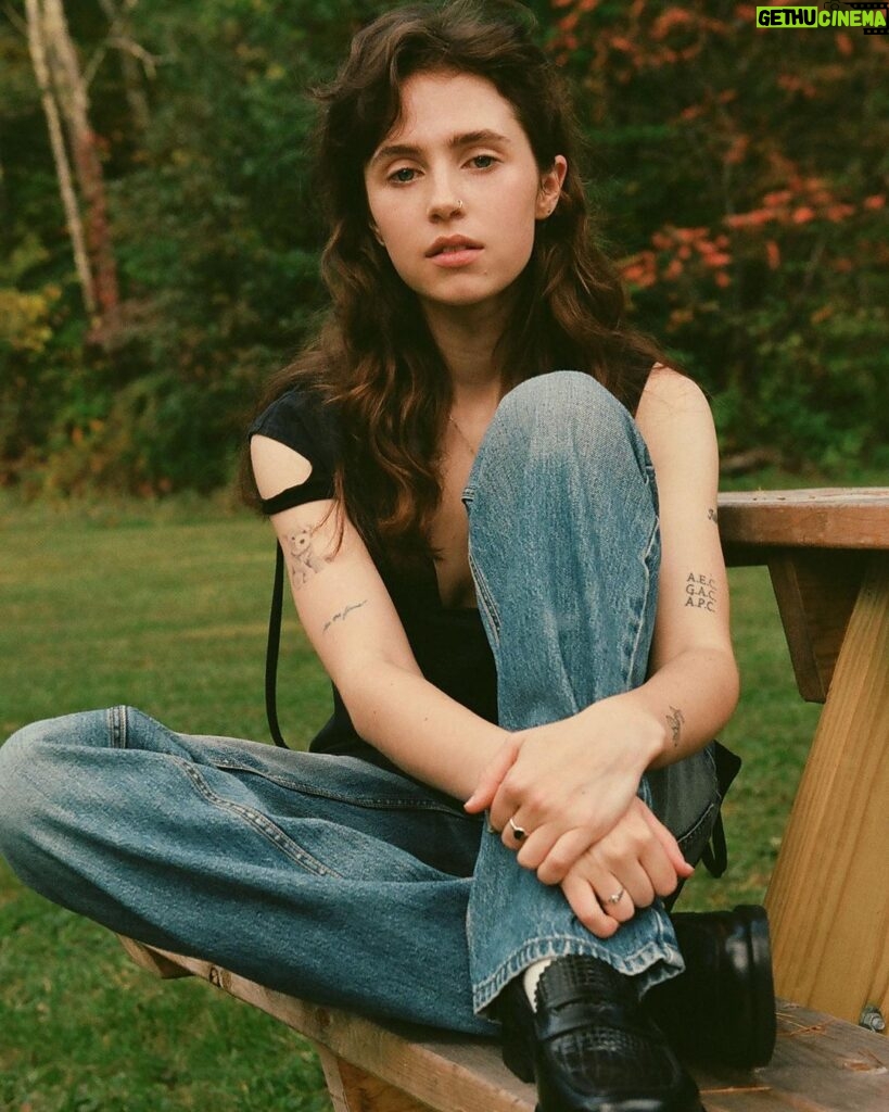 Clairo Instagram - @clashmagazine @cgbp @perirosenzweig @rbpm_ 🌲