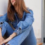 Clara Alonso Instagram - Los pequeños momentos. Paseos c cafecito, mirar gente pasar, detenerse en las esquinas lindas. Total look @majeparis @vagabondshoemakers @atagency