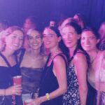 Clara Alonso Instagram - Cositas del finde♡ 1. Dormirse a las 7am 2. Foto en espejo 3. Primer contacto c mi nuevo color 4. Foto en espejo. Otra vez 5. @quiquejauregui trabajando 6. No puedo más (versión me acosté 7am) 7. Domingo. Vicente te amo.