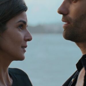 Clara Lago Instagram - Una historia de venganza convertida en amor imposible. Inspirada en una ría real, la serie #Clanes, con Clara Lago y Tamar Novas, llega el 21 de junio.