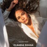 Claudia Ohana Instagram - É tão legal quando uma revista convida a gente para criar juntos... Recebi um convite especial da VAM Magazine para participar da edição de Março e eu amei!! As fotografias são inéditas do meu querido amigo @pinogomes e a entrevista foi a minha também amiga querida @queiroga.fabiana como vocês podem ver foi super íntimo e inspirador. A revista já está disponível no site da VAM e fica aqui meu muito obrigada a todos que participaram do lançamento! ✨ Beleza @antoninizilioti Diretora de Arte VAM: @menamagellan Editor querido: @antonnio.italiano Imprensa: @merchedcomunicacao