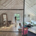 Claudia Ohana Instagram - Fechando hoje as experiências memoráveis que tive durante esses 3 dias no hotel @santateresamgallery. Yoga, sound healing e meditação, almoço sensorial, massagem relaxante e muita troca dentro da minha própria cidade. 🙏 Obrigada pela incrível experiência e recepção @santateresamgallery.✨