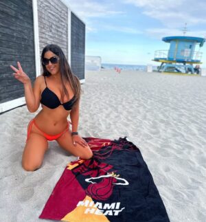 Claudia Romani Instagram - Gooooo 305!!!! So proud … 🥰🥰🥰 Low odds … Who???? We are in the finals!!!!!! Go Heat!!!!! @miamiheat ❤️❤️❤️