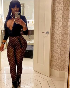 Cleopatra Bernard Instagram - 😏 keeping em pissed while I’m talking my $h*t