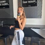 Coco Quinn Instagram - 🌑 therapy or ice cream?🍦