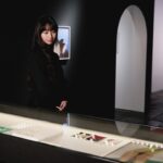 Cocomi Instagram - 「KYOTOGRAPHIE 京都国際写真祭 2024」内にて開催されているヴィヴィアン・サッセン展に行ってきました👀✨ ・ パルファン・クリスチャン・ディオールが主催する「アート オブ カラー展」「ディオール ヤング フォトグラフィー＆ビジュアル アーツ アワード回顧展」も併設展として本展と共に５月１２日まで開催中です‼️ ・ ヴィヴィアン サッセンさんご本人から説明を受けながら展示を見る時間が夢のようでした🥰 thank you so much @vivianesassenstudio @diorbeauty #kyotographie