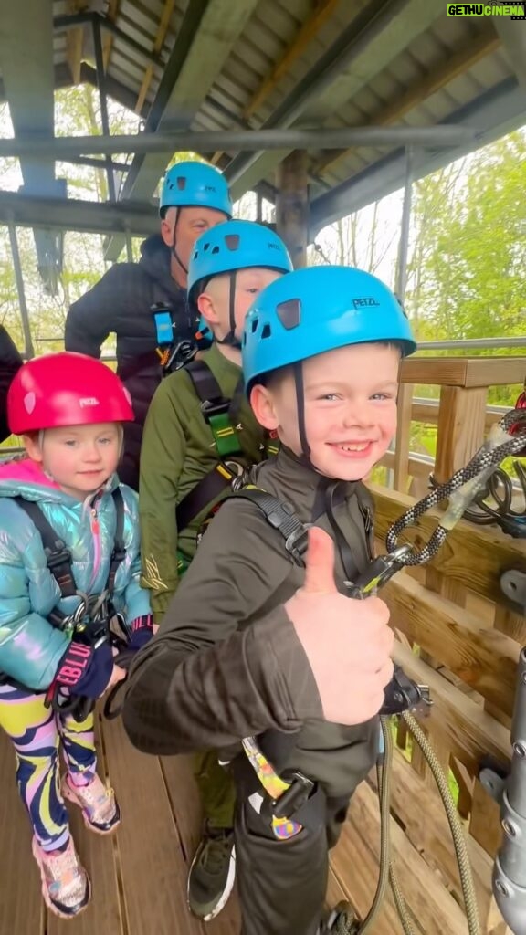 Coleen Rooney Instagram - What an amazing weekend at @lakes_byyoo. We all had a brilliant time, it was such a cool, peaceful and entertaining getaway. Can’t wait to return. 💚