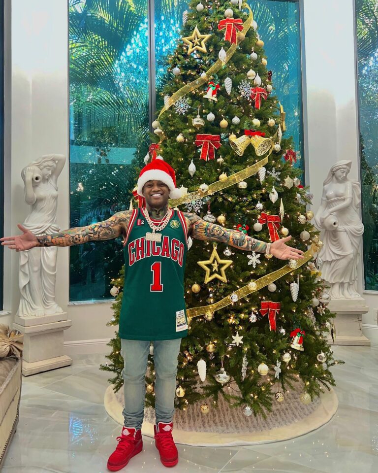 Conceited Instagram - Look like a NBA 2k My Career Santa Helper 🎄🎄 #merrychristmas