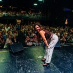 Connie Ballarini Instagram - CONNIE BALLARINI EN LIMA! ❤️🔥 Con dos funciones repletas, casi 800 personas disfrutaron del show de la crack @connieballarini 🇦🇷🔥 Todo empezó con un DM y terminó con dos funciones abarrotadas. ¡Qué gran recibimiento para esta capa en nuestro país! 🇵🇪 Gracias al público que sigue asistiendo a nuestras producciones 🚀 Abrieron el show: 🎤 @carolinasilvasantisteban 🎤 @norkagaspar Una producción de @vodevilpe 🇵🇪 y @standupargentina 🇦🇷 📸 @pabloquinterope . #vodevilproducciones #standupcomedyperu #standupcomedyargentina #comediaperu #mujerescomediantes
