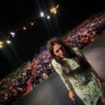 Connie Ballarini Instagram - TIGRE QUE LOCURAAAAAAAA POR FAVOR!! 2 funciones Agotadas, casi 2000 personas vinieron ayer a jugar conmigo… el nivel de felicidad y de extasis en mi cuerpo Dsp de ambas funciones no me dejaba conciliar el sueño… hablame de quedar manija 😂😂😂. Es que encima fueron dos funciones tan increíblemente divertidas con todos los condimentos para una noche inolvidable…. Consejos sobre lubricanes con Banda de sonido en la anécdota incluida .. 🥛, una lista hermosa de precios 🤑de servicios 🔥y promo de P3T3 😂🙈, cómo contratar al negro de Wapp para una noche, el ahora famoso ‘cul0, 🪵 ‘ q no olvidaremos jamás… ah y como broche de oro un chusmerio hermoso que va a quedar entre los que estuvimos ahí ayer q hizo q en un momento el show se convirtiera en Intrusos en el Espectáculo 😂. Realmente eso fue un gol de media cancha 😉 🤭 Los amo muchísimo, me divertí como loca y estoy eternamente agradecida por la noche inolvidable que hicimos ayer. Fueron lo máximo! Producción @standupargentina @matiaspisera @neshis y Tuki Looks 💣 @pazcornu @pazcornuok 🚨 Hoy hay nueva charlita con el público en mi canal de YouTube a las 19hs 🎭 Fechas de mis funciones y entradas en mi página www.connieballarini.com.ar
