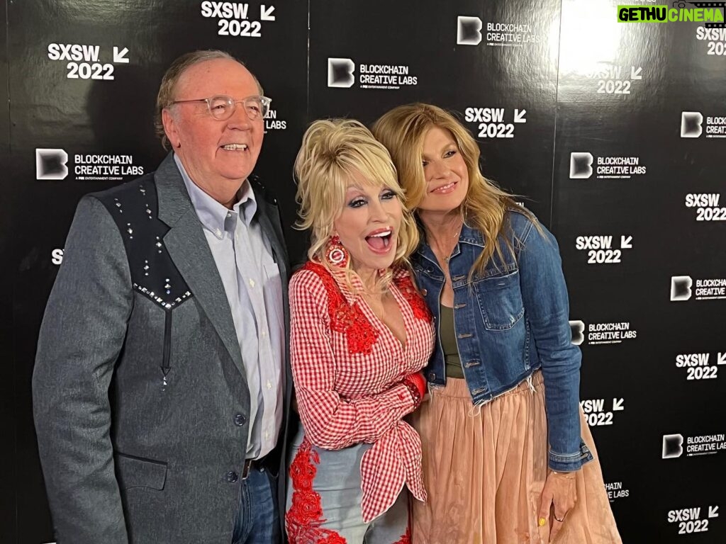 Connie Britton Instagram - Yes I’m aware I look like a crazy person but just look at these people! @dollyparton and @jamespattersonbooks at @sxsw last night. What an honor and a joy to talk to them about their new book, Run Rose Run, and Dolly’s accompanying album. It’s just all too much inspiration in one place. Thank you @sxsw and @blockchaincreativelabs for bringing me into the #Dollyverse!