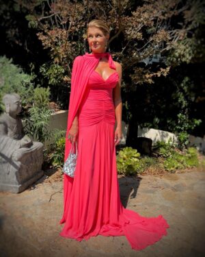 Connie Britton Instagram - Thank you @cristinaehrlich, @creightonbowman and @kristinhilton for making me feel like a very chic princess! Loved loved this @moniquelhuillier dress. And @lorraineschwartz your custom jewels were from another realm!! 💗💎💗