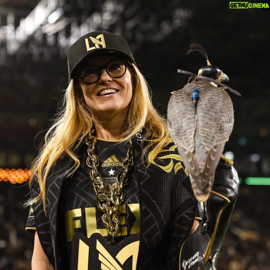 Connie Britton Instagram - Today's Honorary Falconer is @conniebritton #LAFC Falcon Flight presented by @uopx