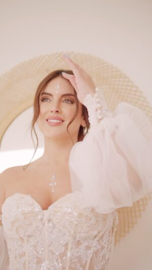 Constanza Piccoli Instagram - ✨Backstage producción Wedding Festival Makeup ✨

Modelo: @coni_piccoli 
Makeup/pelo: @denisse.maquillaje @eventospromakeup 
Cristales makeup: @denisse.maquillaje @eventospromakeup 
Video prod: @weddings.silveranima 
Vestido @nevadanovias 

Quieres brillar en la fiesta de tu Boda? Visita @eventospromakeup 

Wedding festival makeup en tu boda x #eventospromakeup ✨